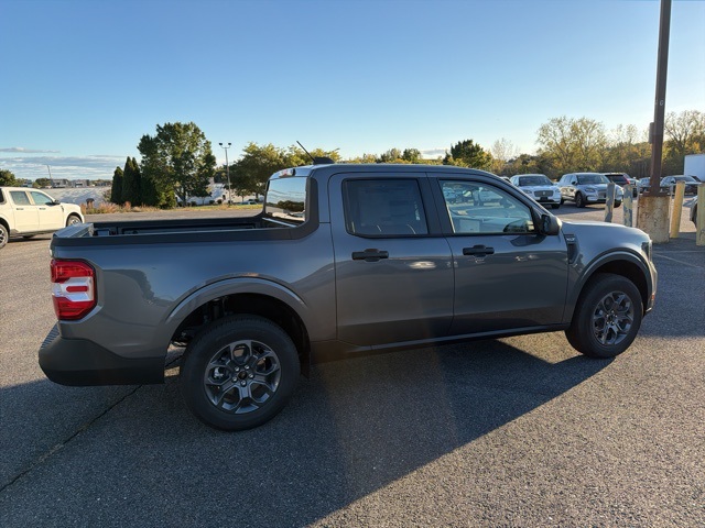 2025 Ford Maverick XLT photo 3