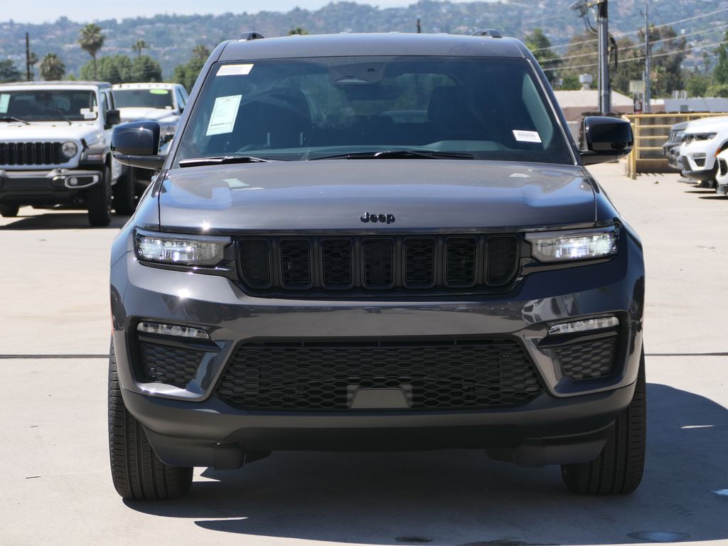 2025 Jeep Grand Cherokee Limited photo 5