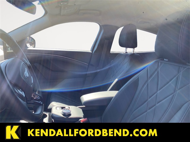 2024 Ford Mustang Mach-E Select photo 3