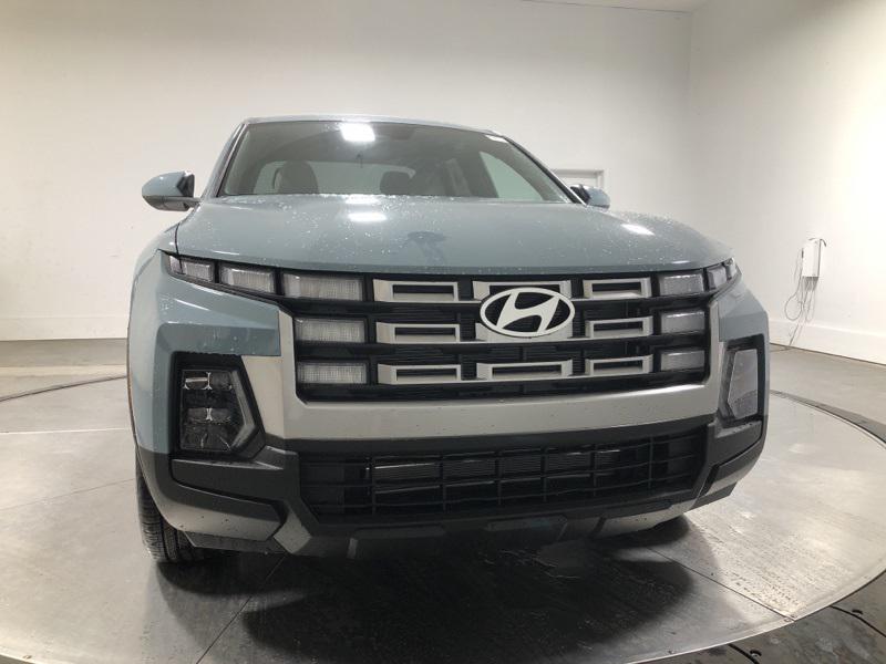 2025 Hyundai Santa Cruz SE photo 2