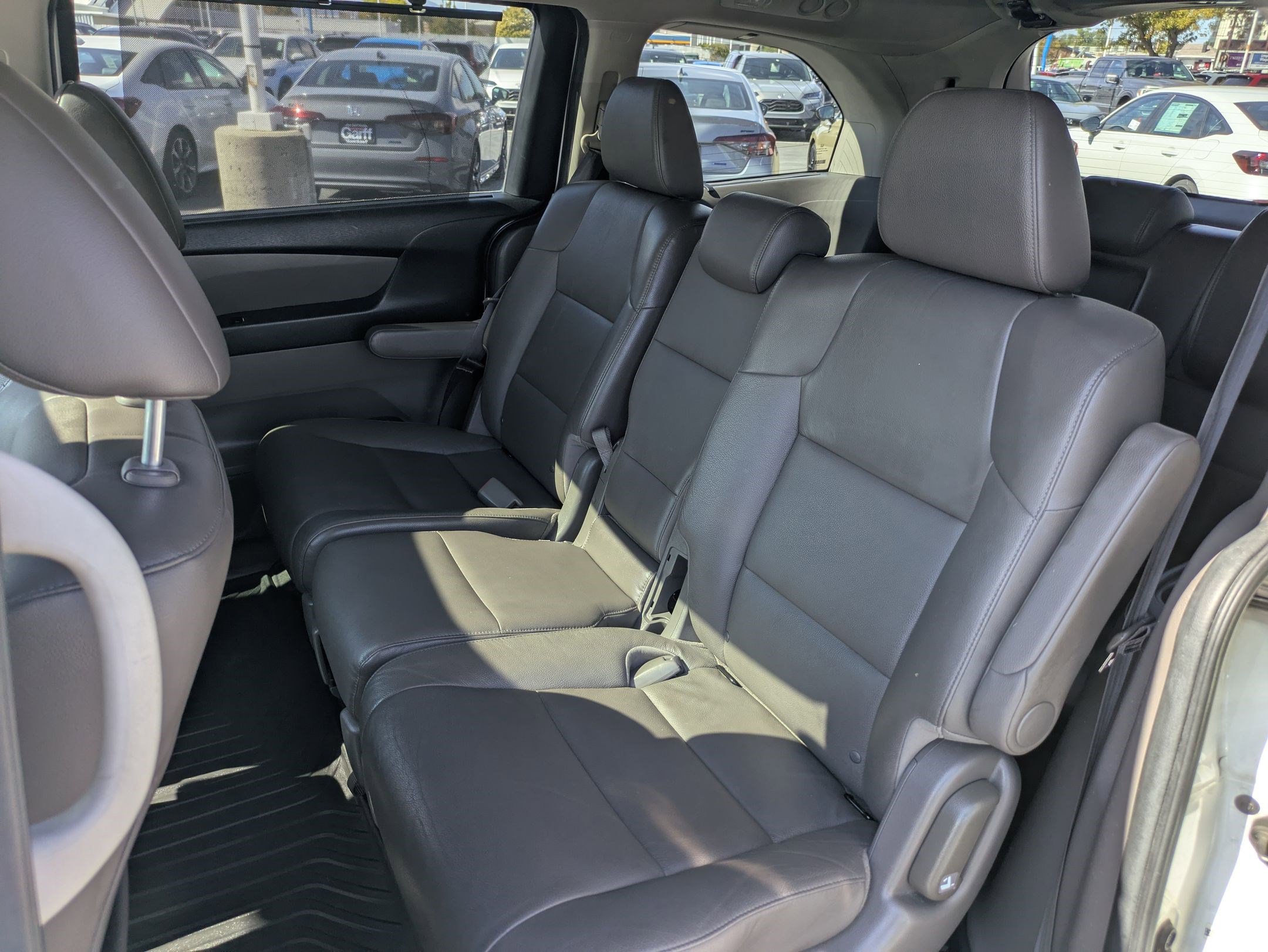 2016 Honda Odyssey Touring photo 28