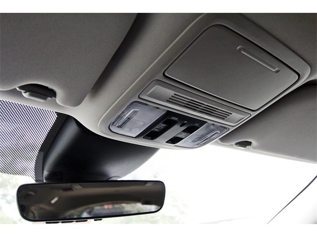 2025 Honda Odyssey Elite photo 18