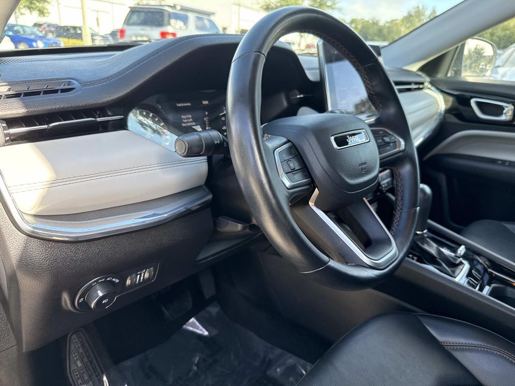 2022 Jeep Compass Limited photo 18