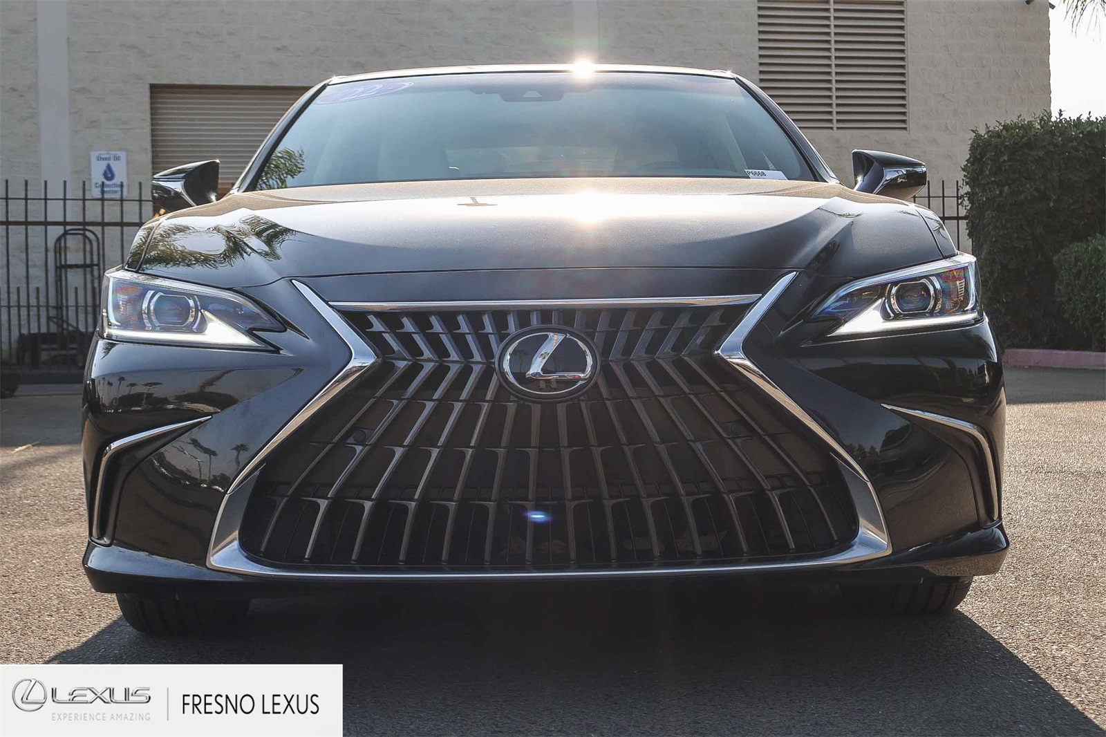 2022 Lexus ES 350 photo 2
