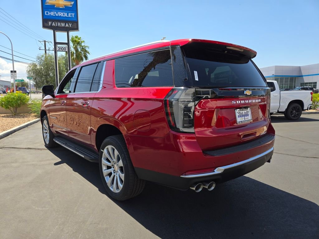 2025 Chevrolet Suburban Premier photo 3