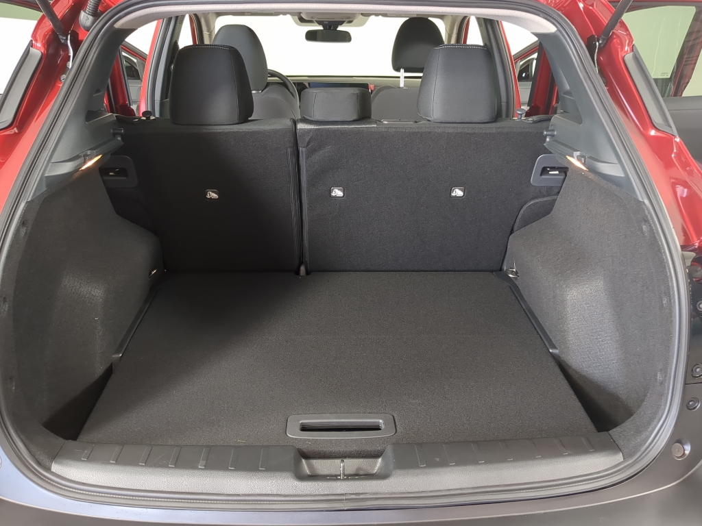 2026 Nissan Kicks SV photo 15