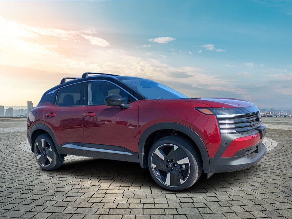 2025 Nissan Kicks SR's photo