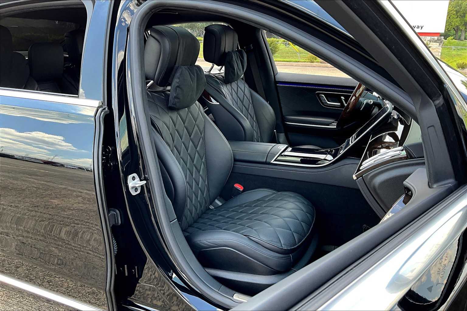 2024 Mercedes Benz S 580e photo 8