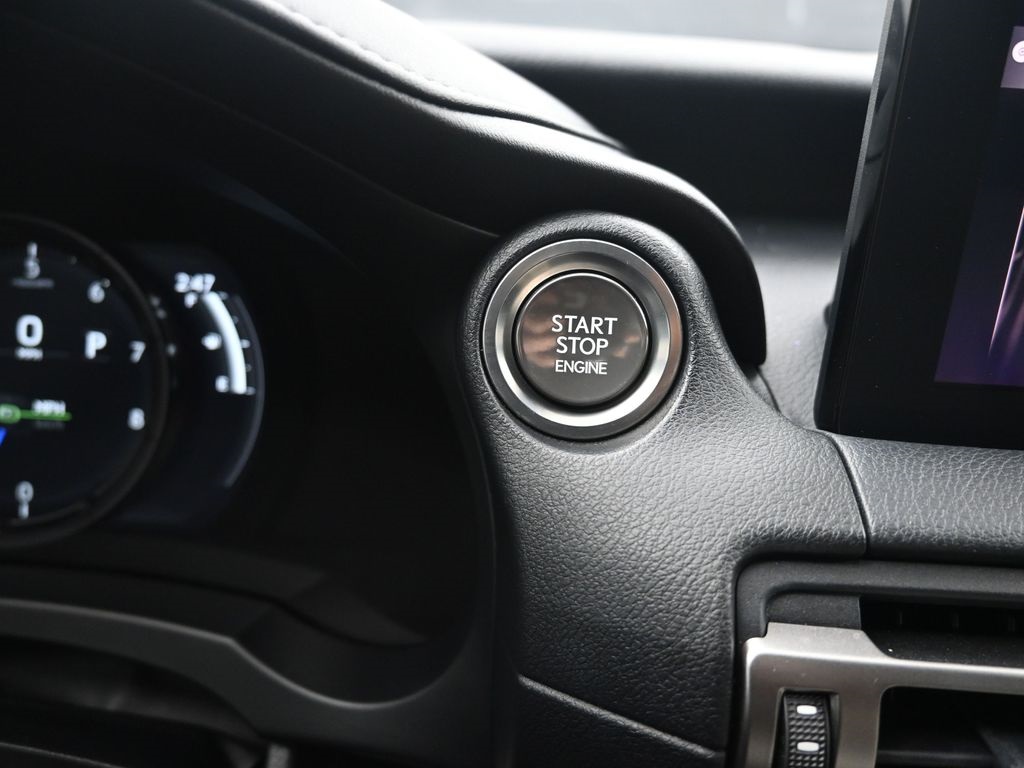 2021 Lexus IS 350 F SPORT photo 13