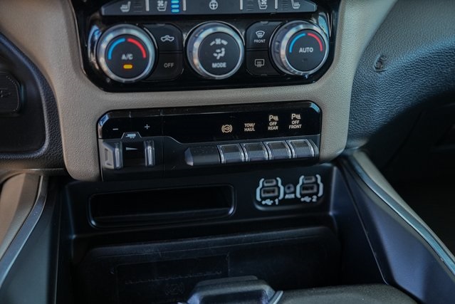2021 Ram 3500 Laramie photo 25
