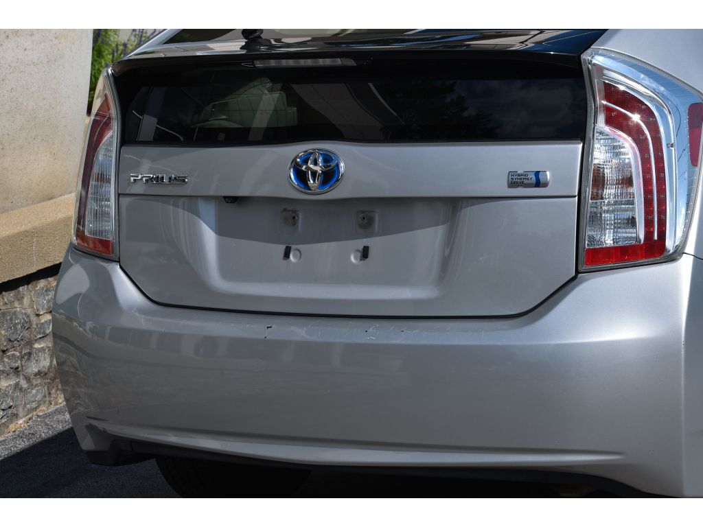 2015 Toyota Prius Two photo 22