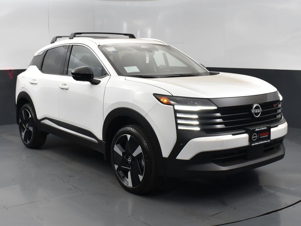 2026 Nissan KICKS SR's photo