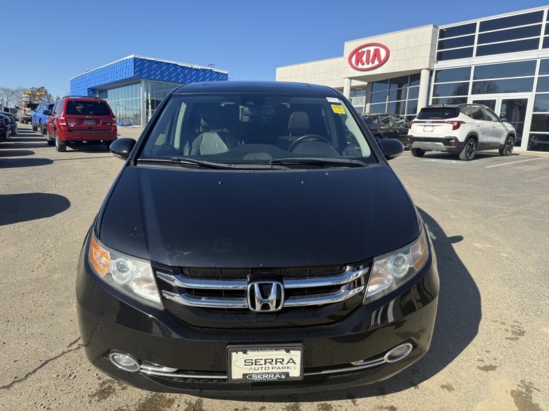 2016 Honda Odyssey Touring Elite photo 2