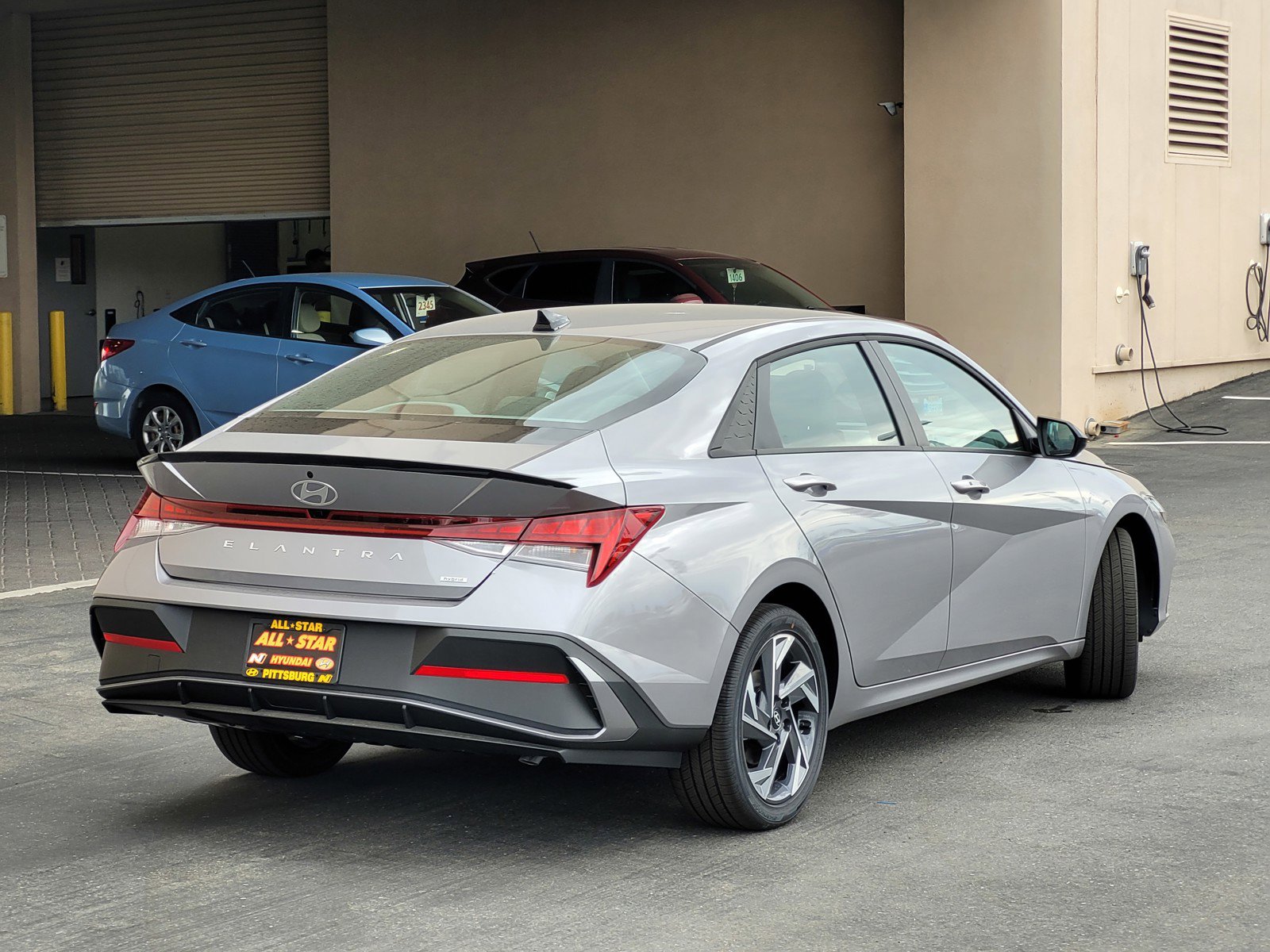 2025 Hyundai Elantra Hybrid SEL Sport photo 2