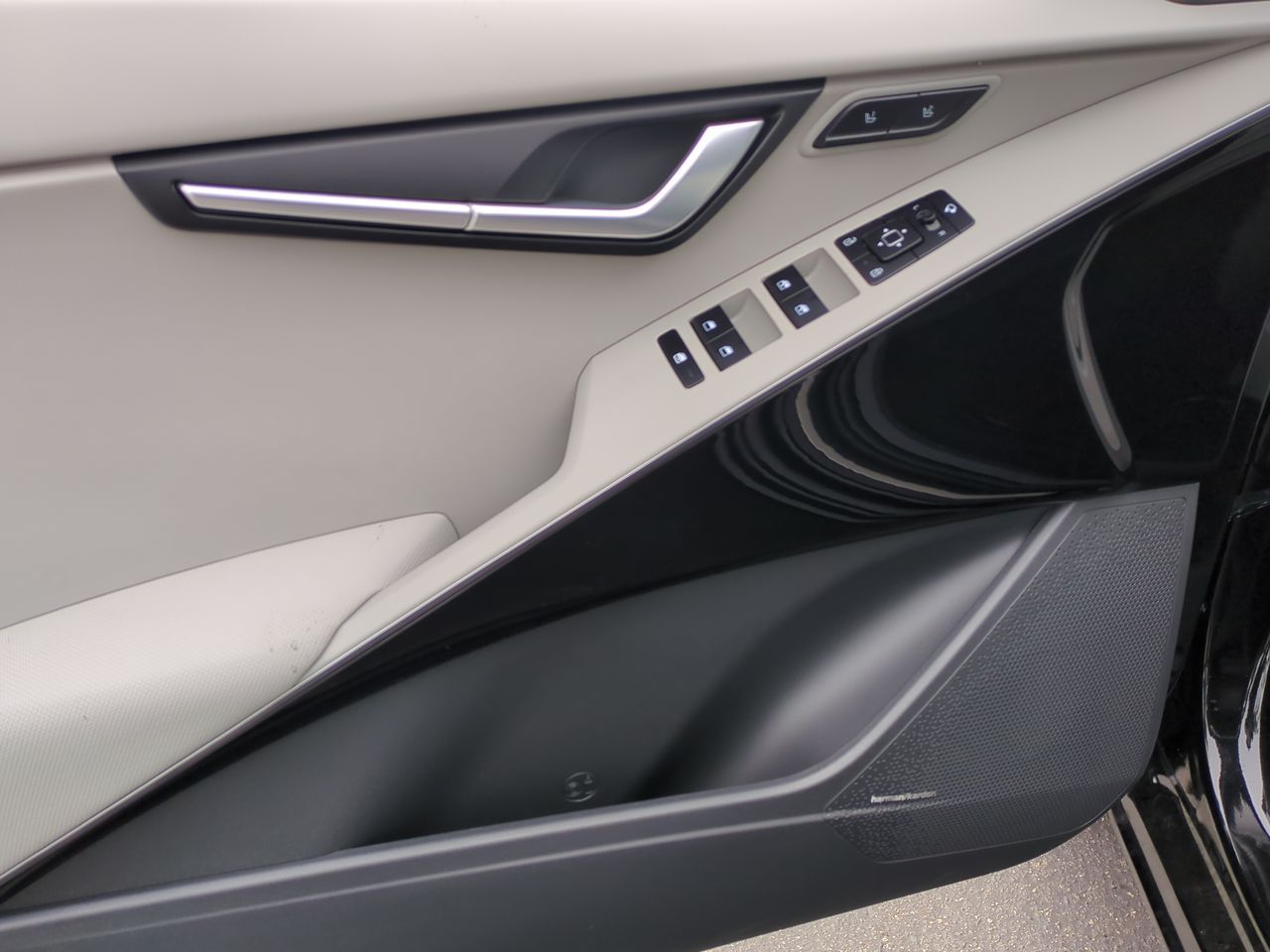 2024 Kia Niro EV Wave photo 20