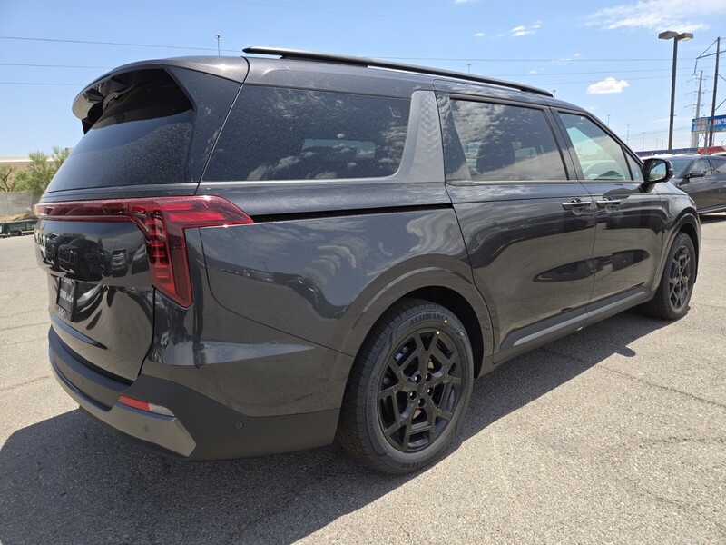 2026 Kia Carnival SX Prestige photo 3