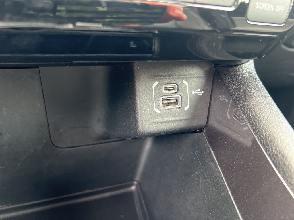 2022 Jeep Compass Latitude Lux photo 55