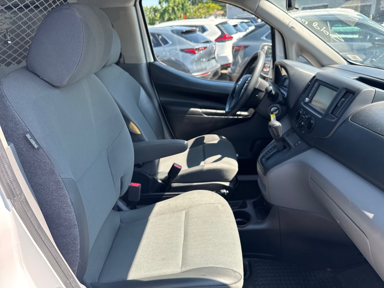 2020 Nissan NV200 SV photo 9
