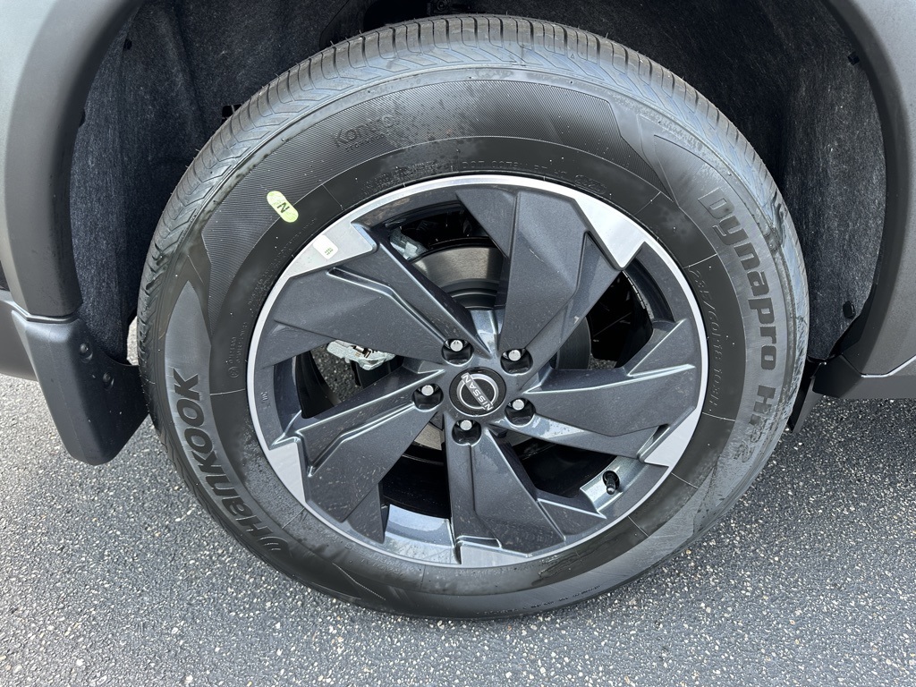 2026 Nissan Rogue SV photo 10