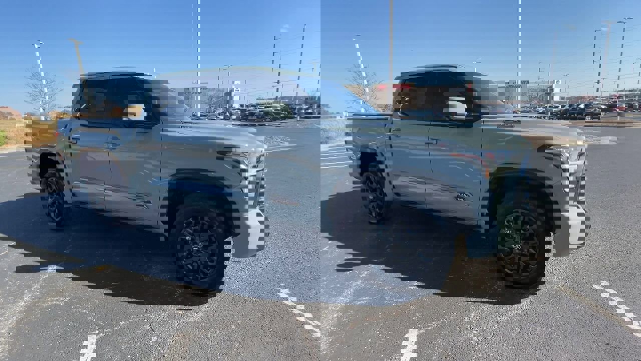 Used 2025 Toyota Tundra Platinum with VIN 5TFNC5DB6SX107201 for sale in Kansas City