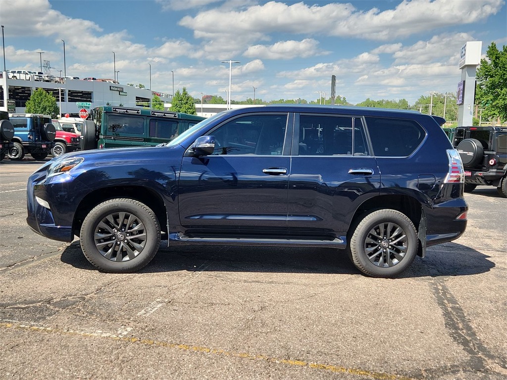 2023 Lexus GX Premium photo 2