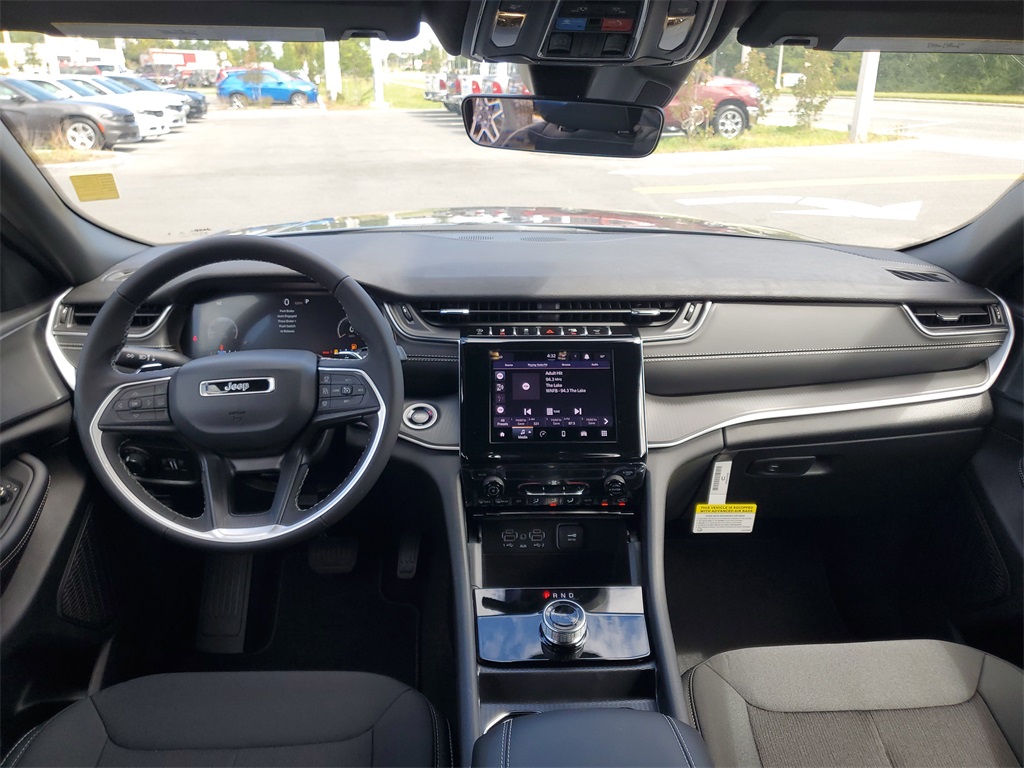 2025 Jeep Grand Cherokee Laredo X photo 21