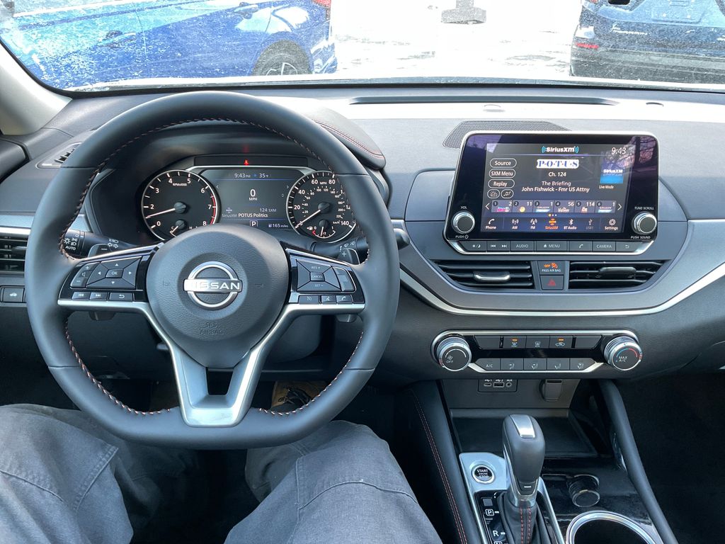 2025 Nissan Altima 2.5 SR photo 17