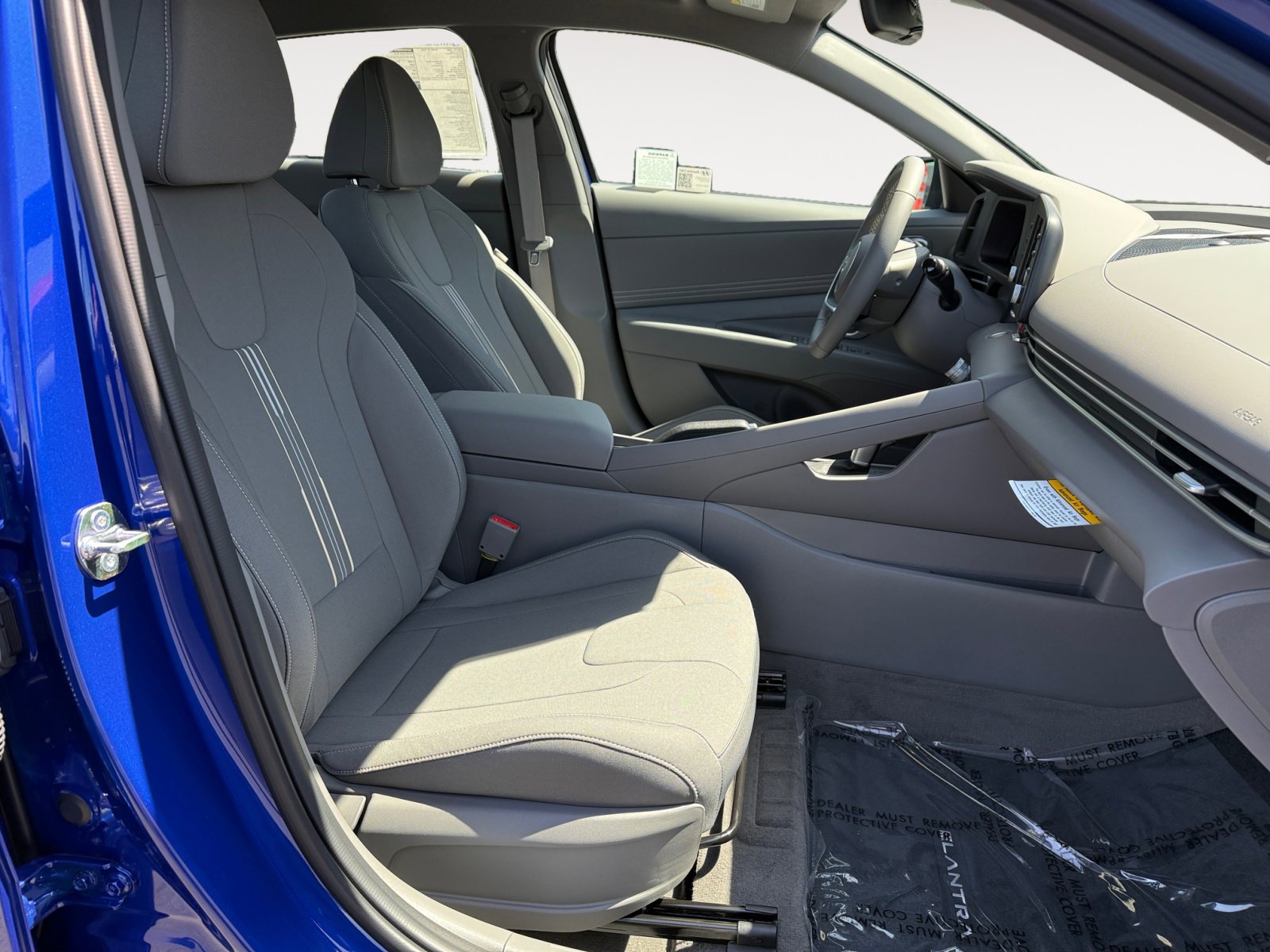 2025 Hyundai Elantra SEL Sport photo 19