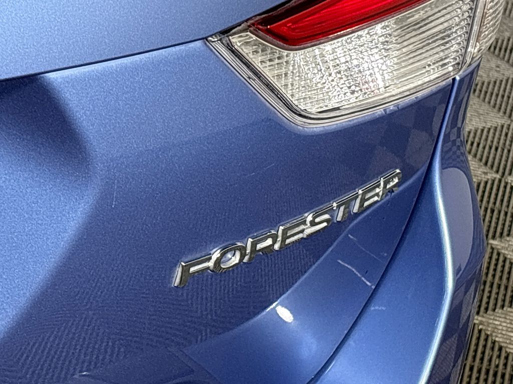 2022 Subaru Forester Limited photo 24