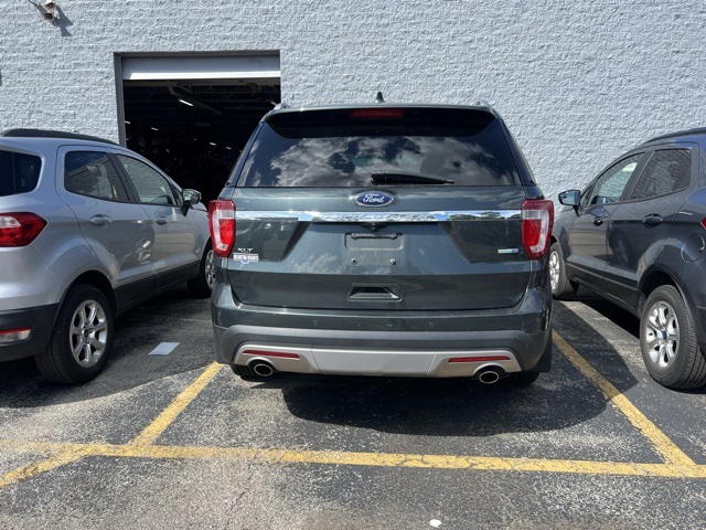 2016 Ford Explorer XLT photo 4