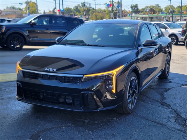 2025 Kia K4 GT-Line photo 6