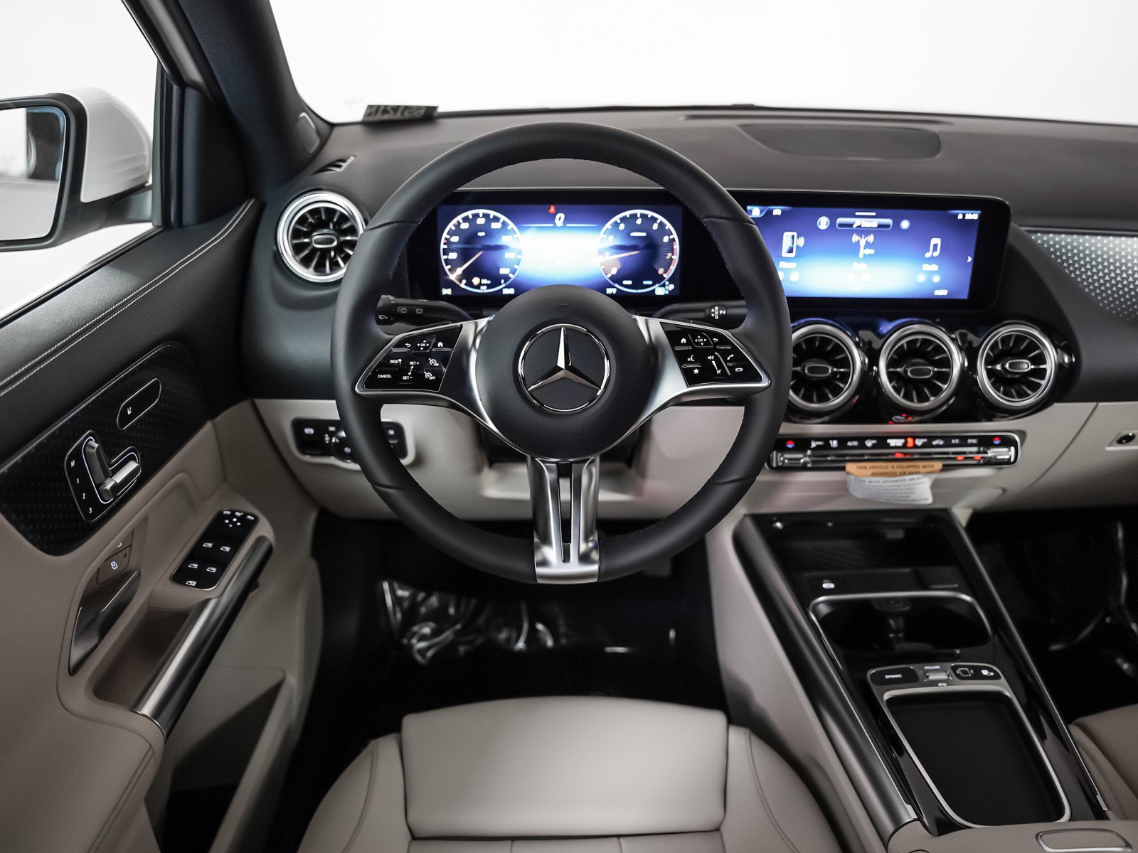 2025 Mercedes Benz GLA 250 4MATIC photo 9