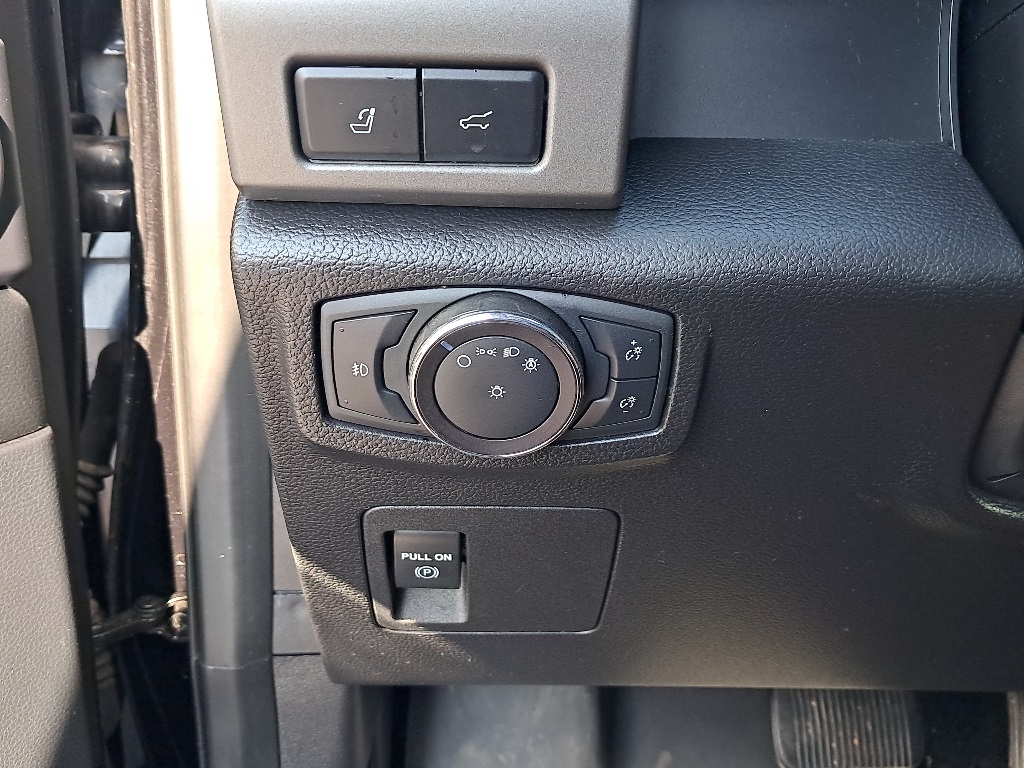 2020 Ford Expedition XLT photo 10