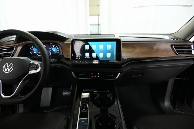 2026 Volkswagen Atlas SE Technology photo 2