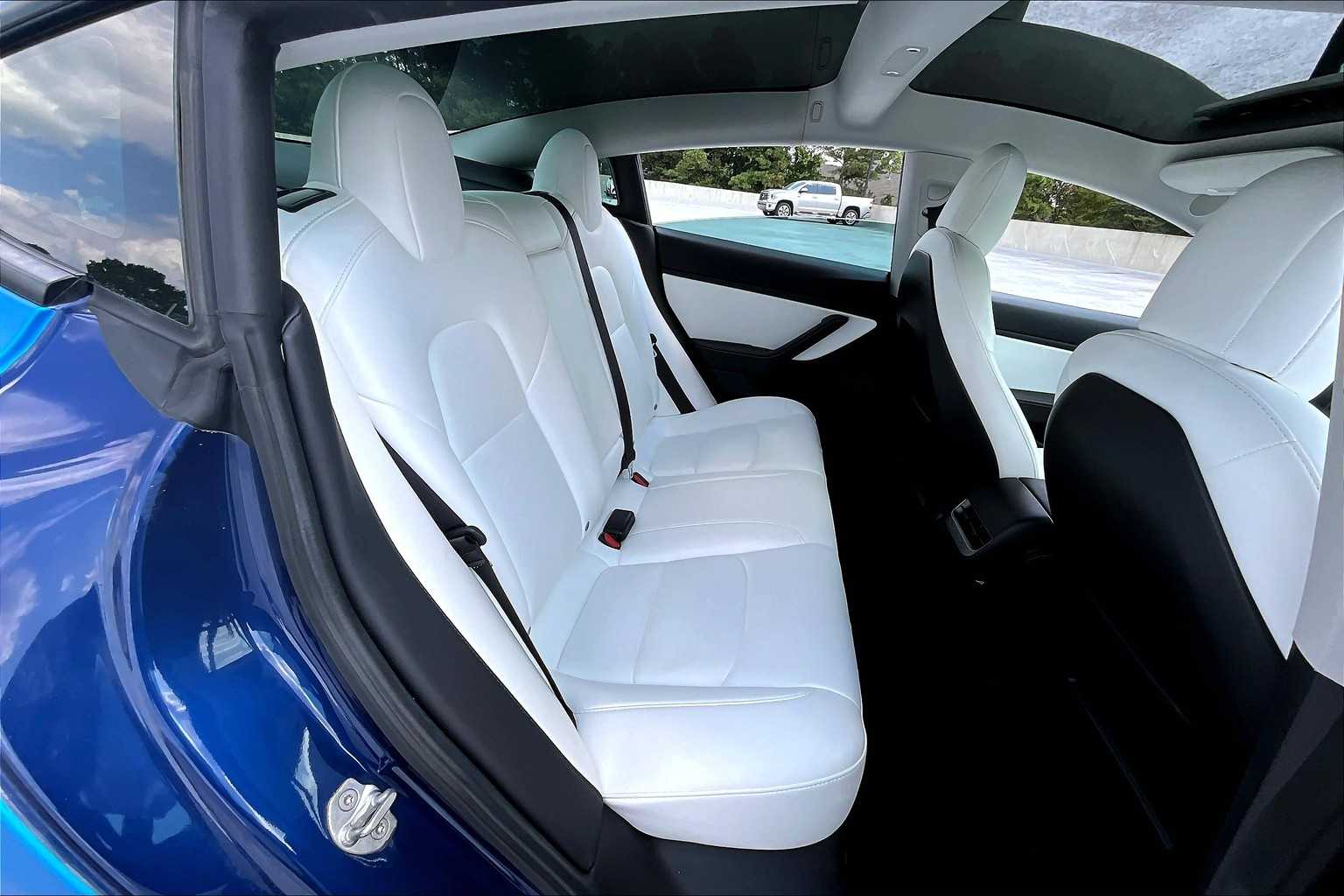 2021 Tesla Model 3 Standard Range Plus photo 17