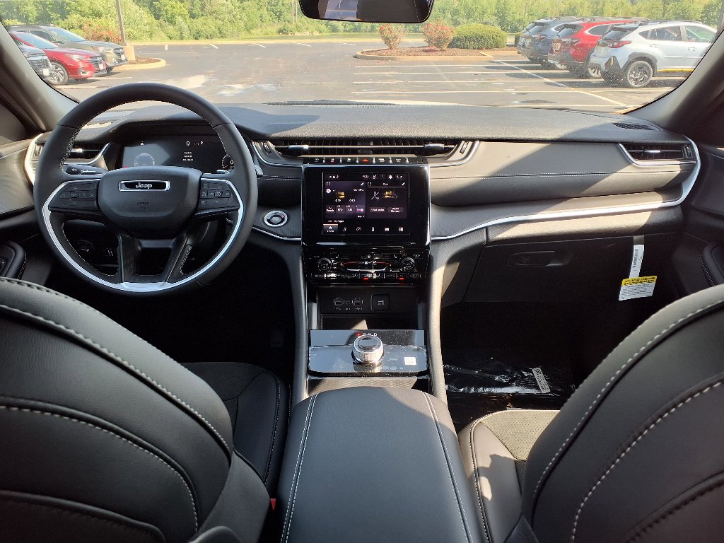 2025 Jeep Grand Cherokee Altitude X photo 6