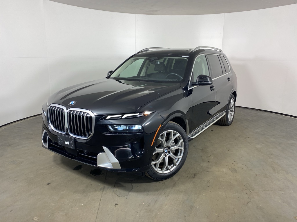 2023 BMW X7 40i's photo