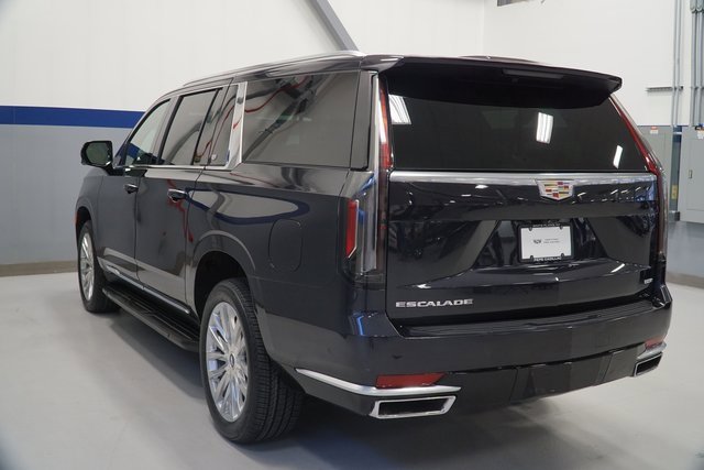 2023 Cadillac Escalade ESV Premium Luxury photo 3