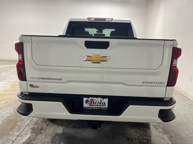 2024 Chevrolet Silverado 1500 Custom photo 2