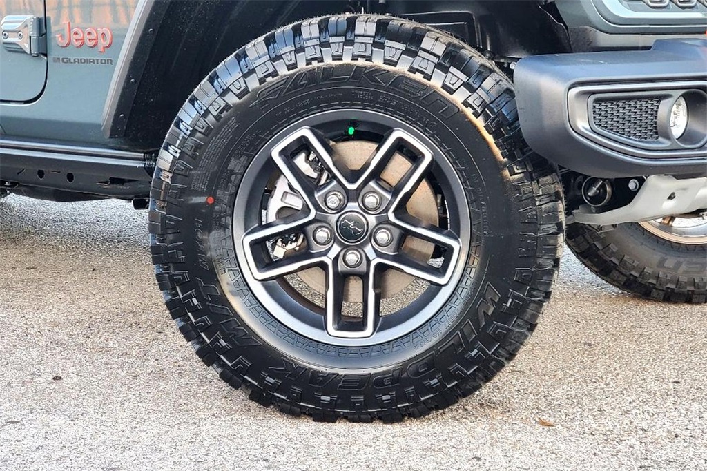 2025 Jeep Gladiator Mojave photo 3