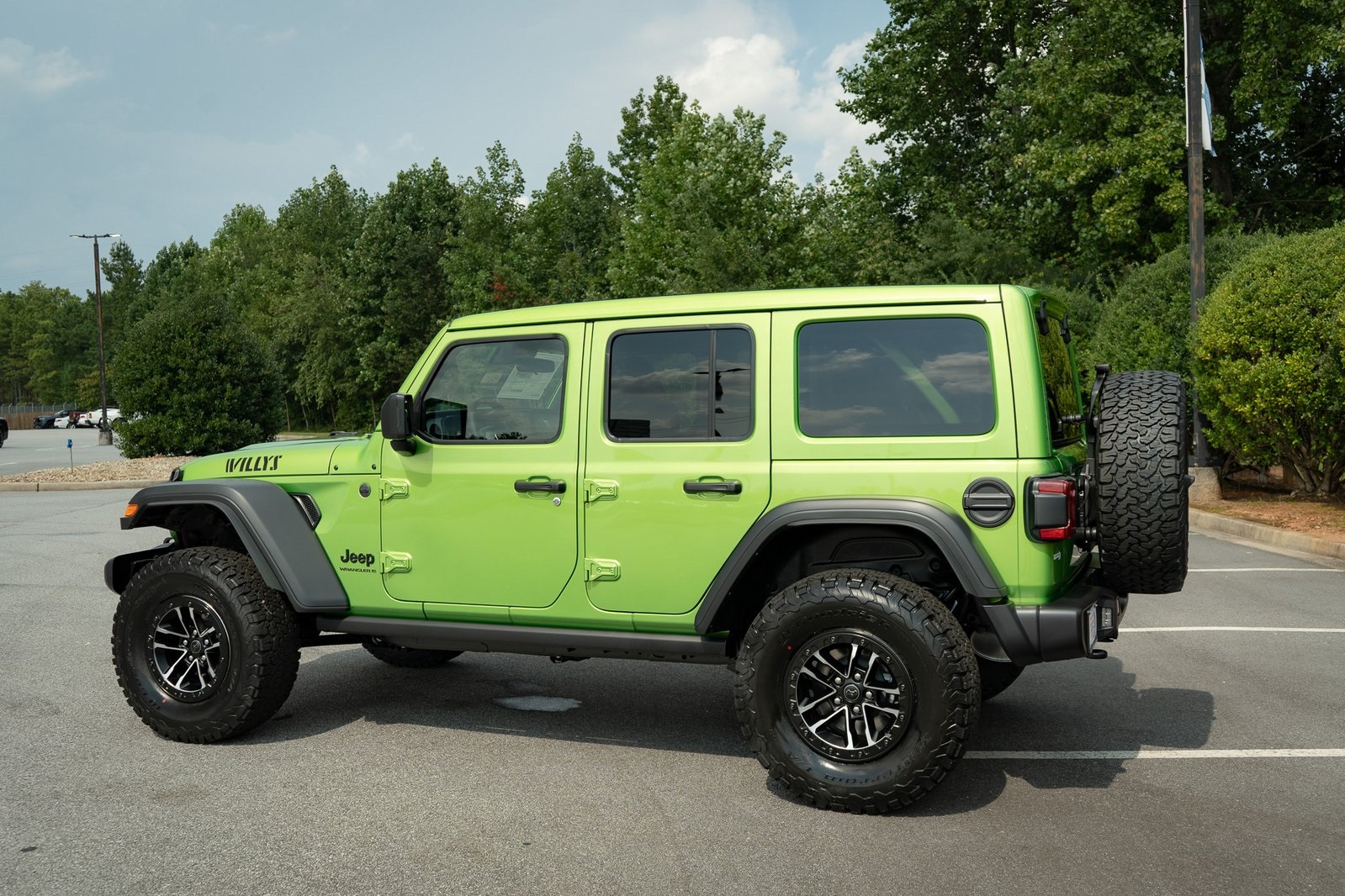 2025 Jeep Wrangler Willys photo 7