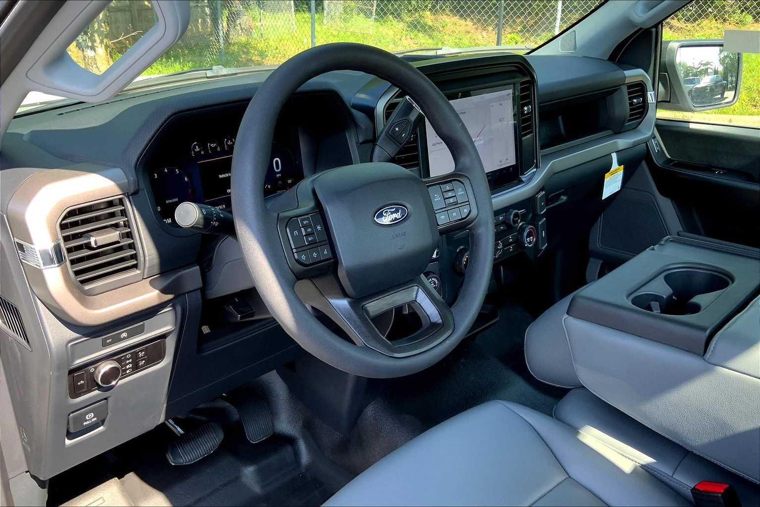 2025 Ford F-150 XL photo 5