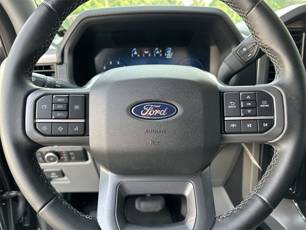 2024 Ford F-150 XLT photo 2