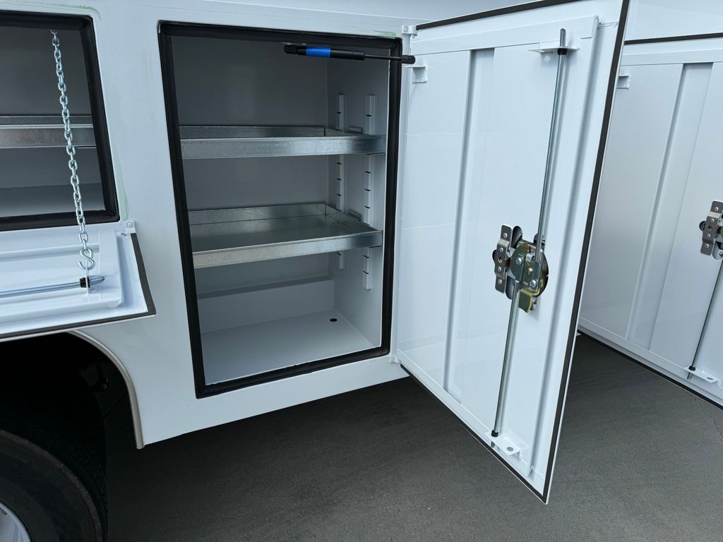 2024 Ford F-550 photo 4