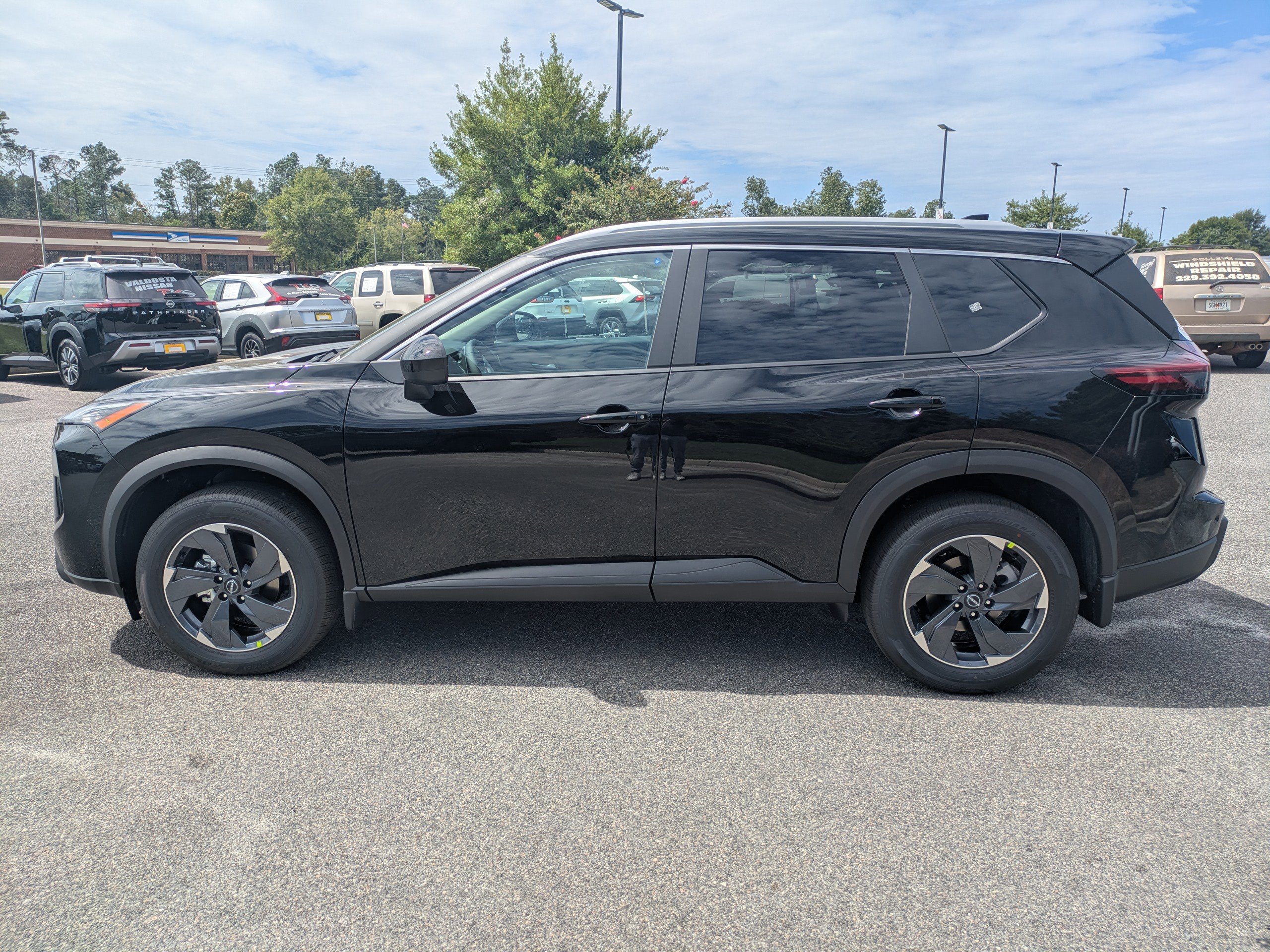 2026 Nissan Rogue SV photo 3