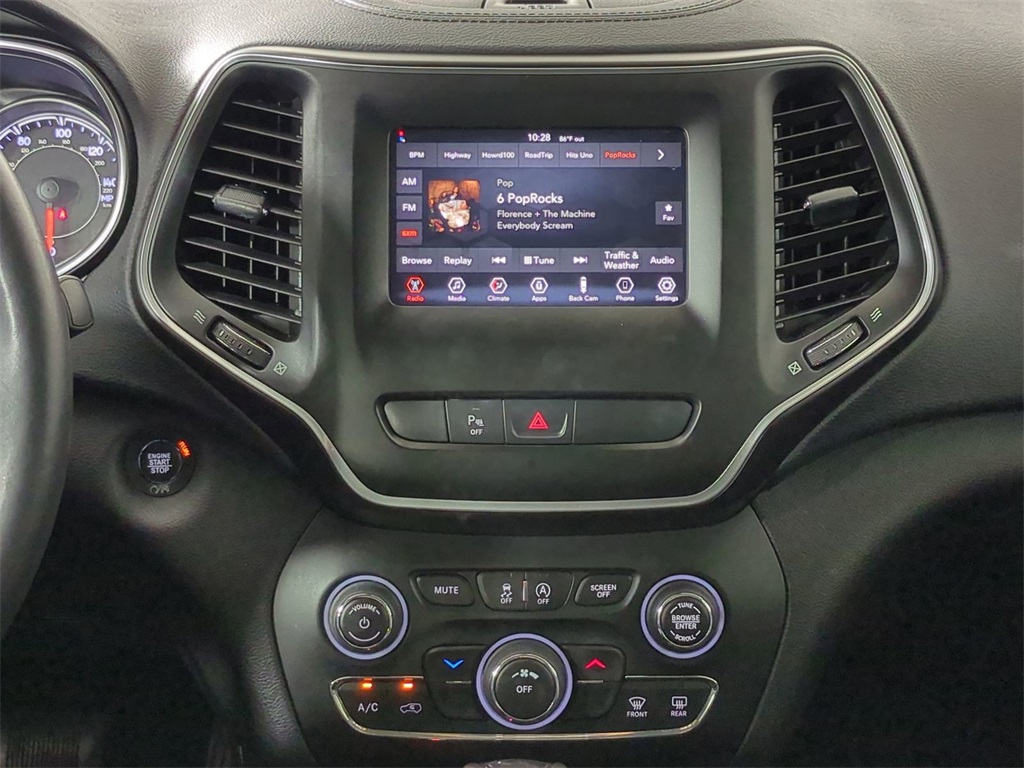 2019 Jeep Cherokee Latitude photo 16
