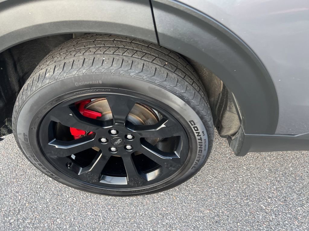 2022 Ford Explorer ST photo 40