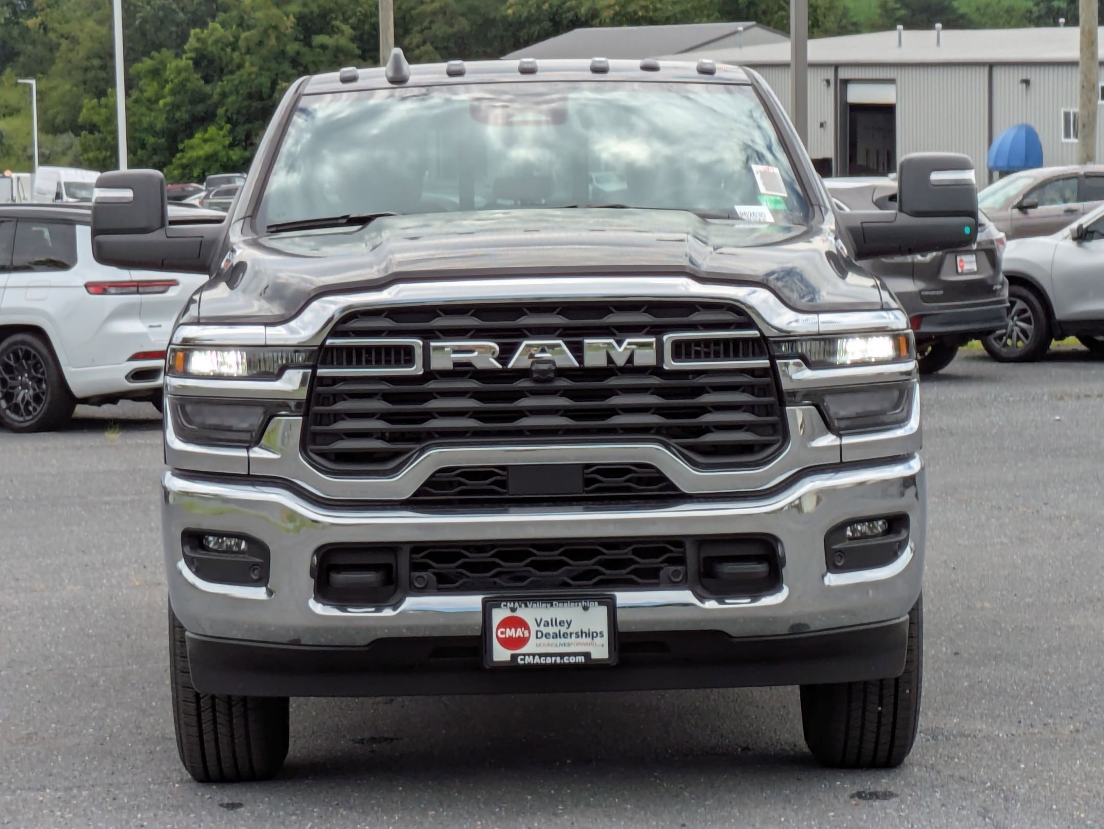 2025 Ram 2500 Tradesman photo 2