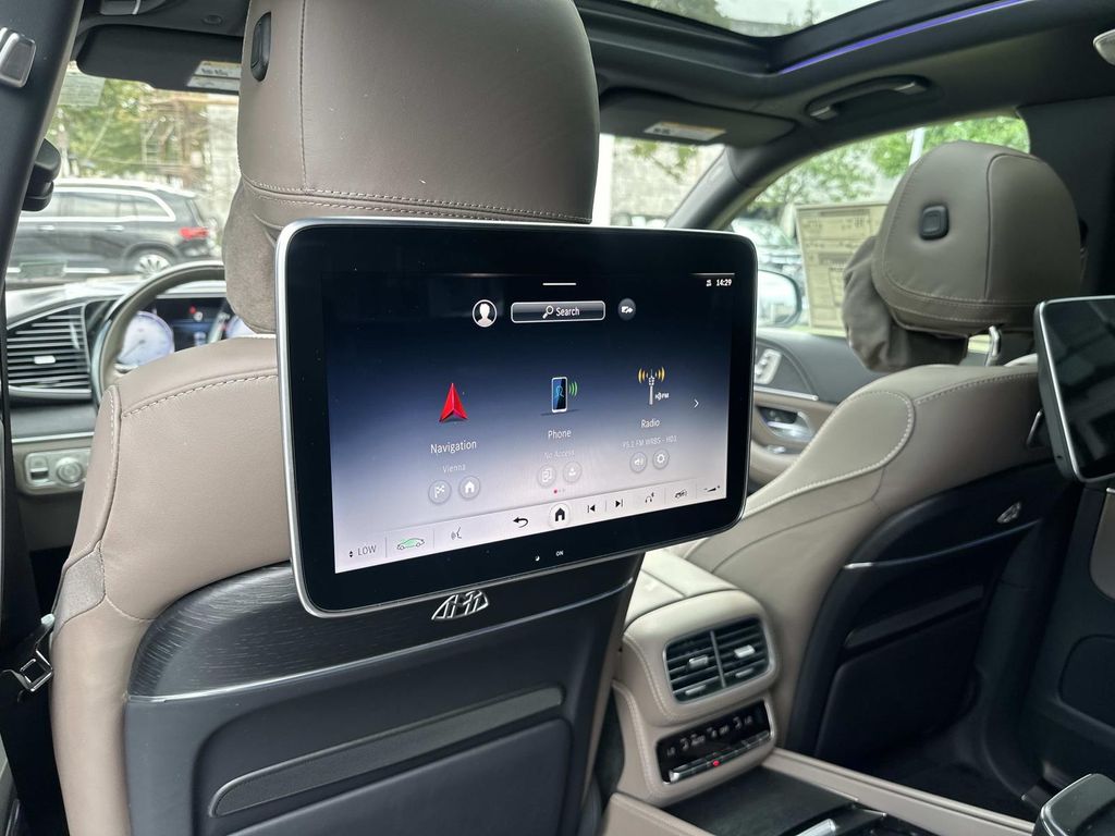2025 Mercedes Benz GLS Maybach 600 photo 19