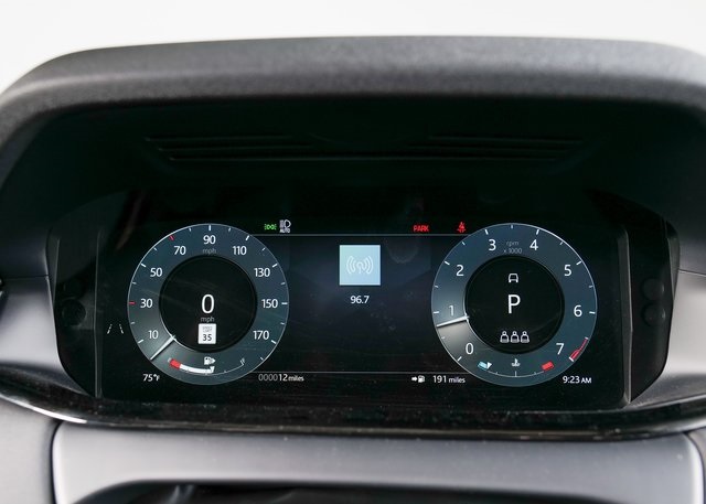 2026 Land Rover Range Rover Evoque Dynamic SE photo 12